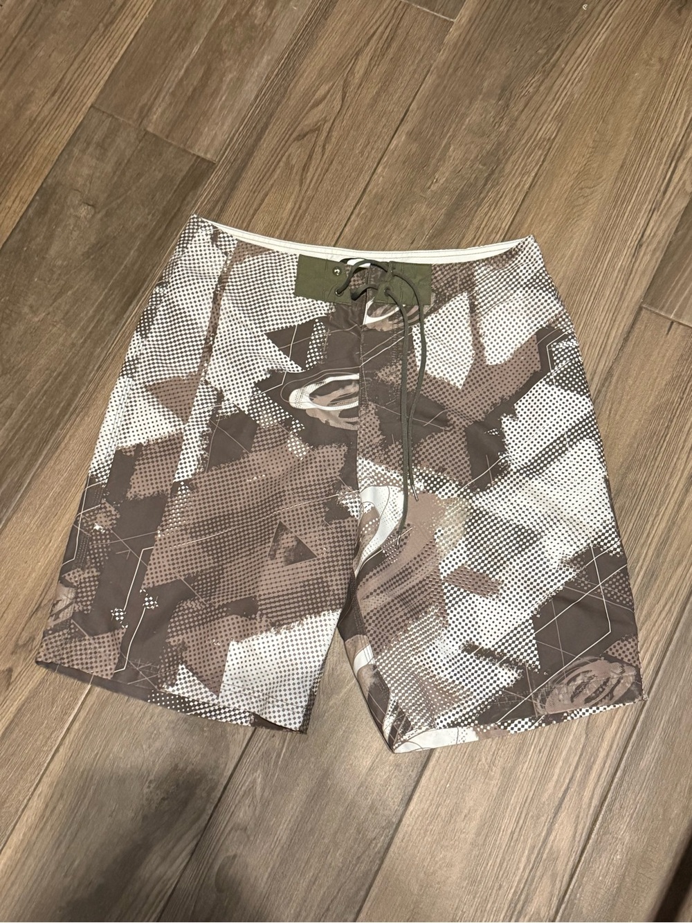 Vintage Oakley Men's Camo Boardshorts - Brown